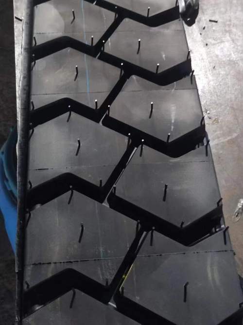 工厂直供预硫化胎面胶叉车轮胎胎面 装载机轮胎胎面耐磨耐扎耐磨